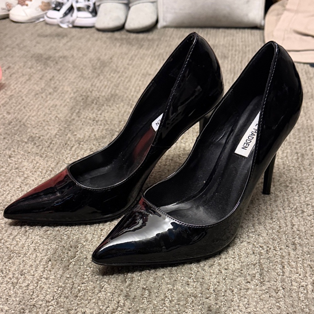 Steve Madden Black Patent Pointed-Toe Stiletto Heels